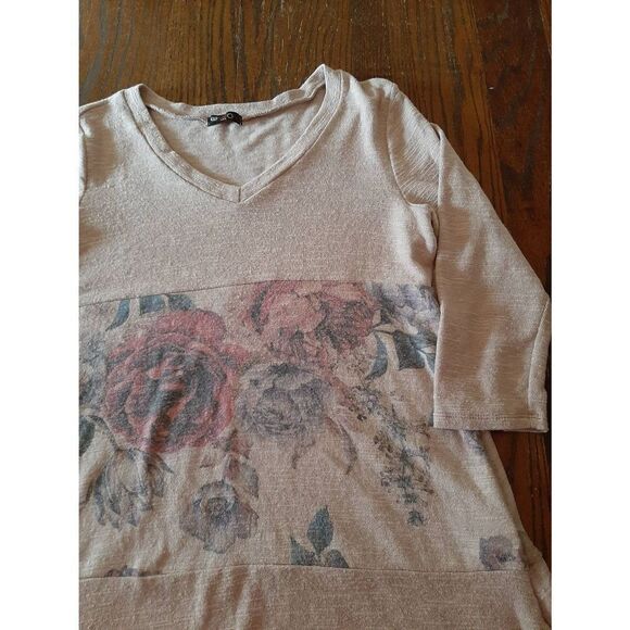 New Small Vision USA Lightweight 3/4 Sleeve V-Neck Floral Sweater Loose Fit - Picture 2 of 4
